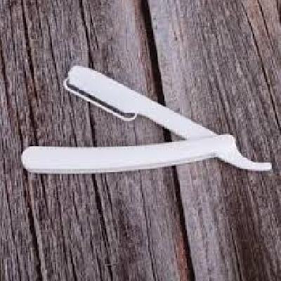 Use And Throw Barber Razor