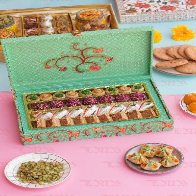 Fancy Dry Fruit Boxes