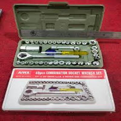 AIWA 41 Piece Bit and Socket Set