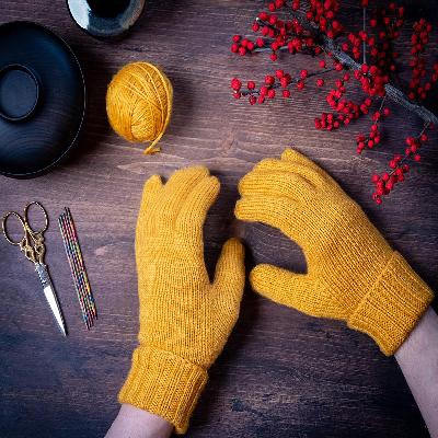 Knitted Gloves