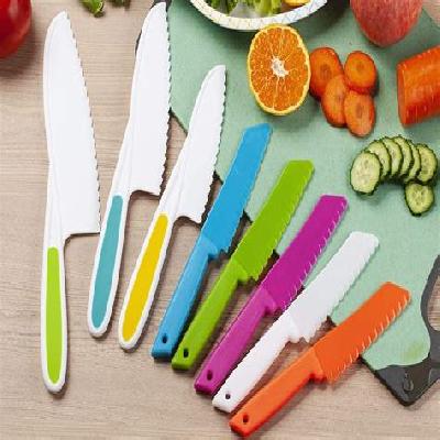 Star Plastic Handle Kitchen Knife Set