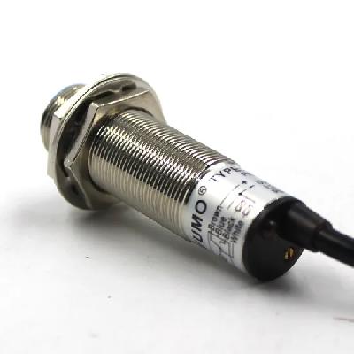 Capacitive proximity sensors CM18