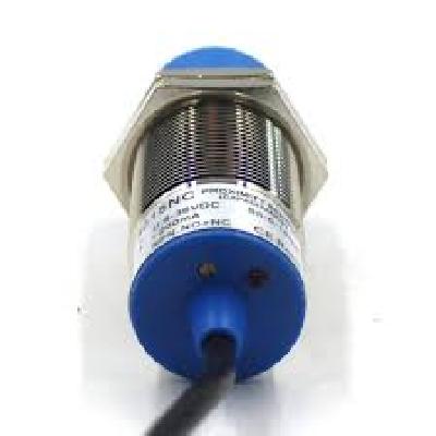 CM 30 Capacitive Proximity Sensors