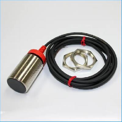 Autonics Cylindrical Inductive Proximity Sensor