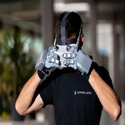 Cyber Gloves Virtual Reality Software
