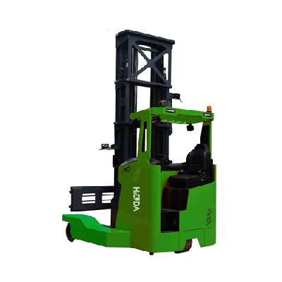 Sit-on Reach Trucks