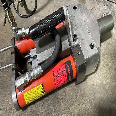 Tensioning Jacks