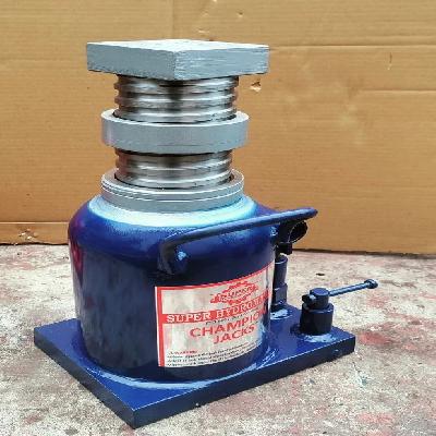 Hydraulic Jack with Traverse Base Cap 75 Ton and 100 Ton