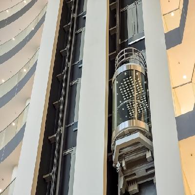 Malls Capsule Lift