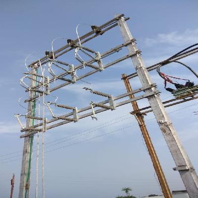 Double Pole Structure