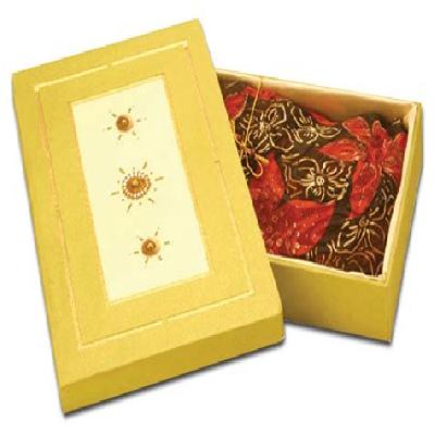 Shirt And Saree Packaging Boxes