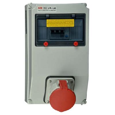 Surface Mounting Socket Outlet with MCB Fused IP44, 5 Pin