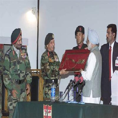 Government Officer Memento