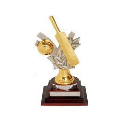 Royal Premium wooden trophy