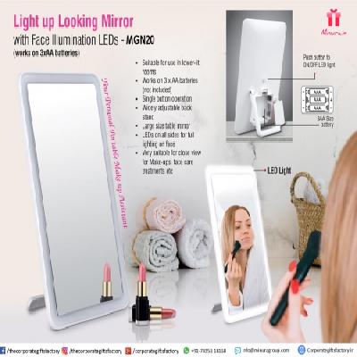 Light Up Looking Mirror With Face Illumination LED's (Works On 3xaa Batteries)