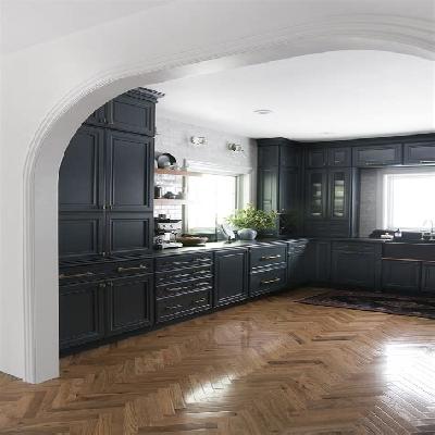 Dark Kitchen