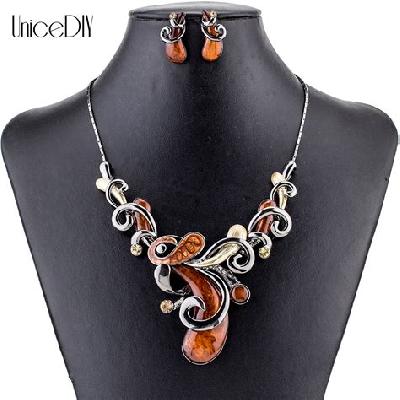 Girls Stylish Necklace Set