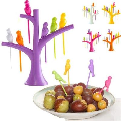 Ce-130 Birds Fruit Fork