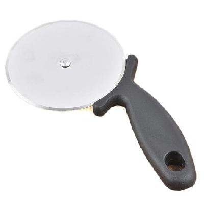 CE-191 PIZZA CUTTER WITH PLATIC HENDAL