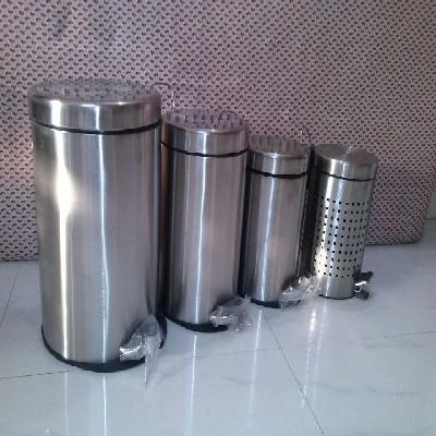 Ss Dustbin Foot Operated