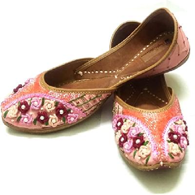 Ladies Party Wear Punjabi Jutti