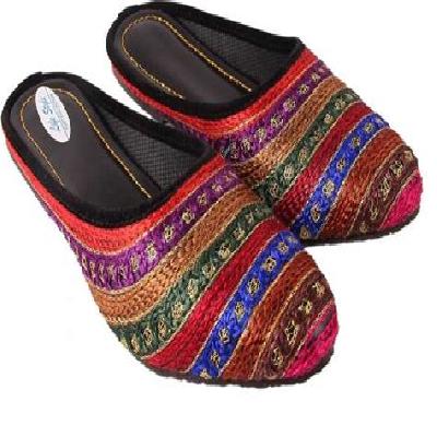 Ladies Printed Party Wear Mojari