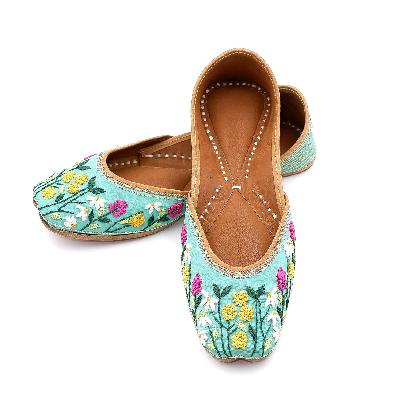 Ladies Casual Wear Juttis