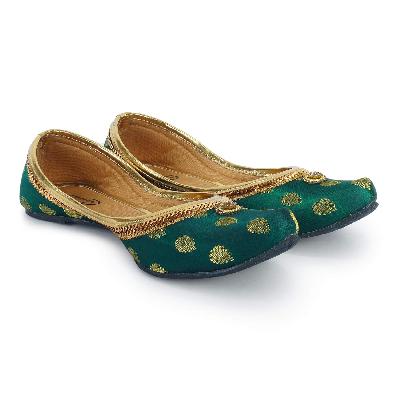 Ladies Casual Wear Printed Juttis