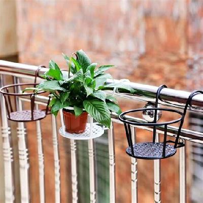 Hanging And Railing Pots