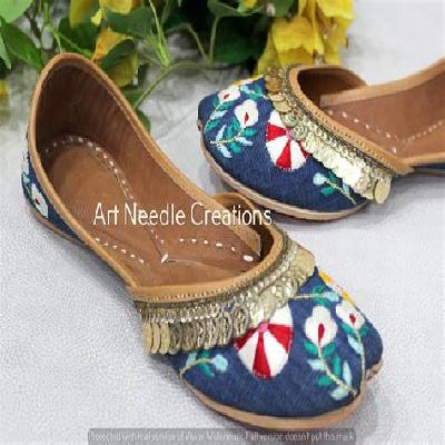 Ladies Blue Designer Punjabi Jutti