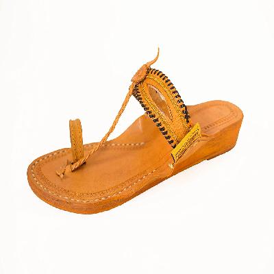 Ladies Leather Kolhapuri Slipper