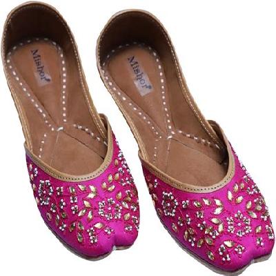 Ladies Pink Designer Jutti